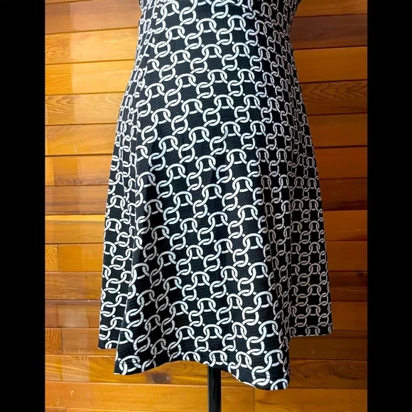 BB Collection Dress - Picture 6 of 9